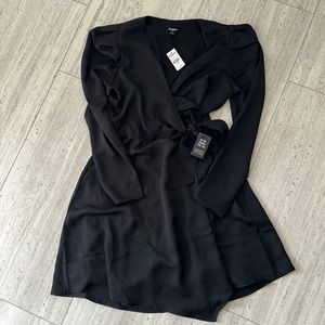 NWT- Women’s Express Long Sleeve Puffed Shoulder Low Cut Dress. Size medium.